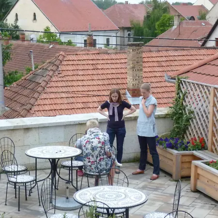 Erzsebet Pince Lejlighed *