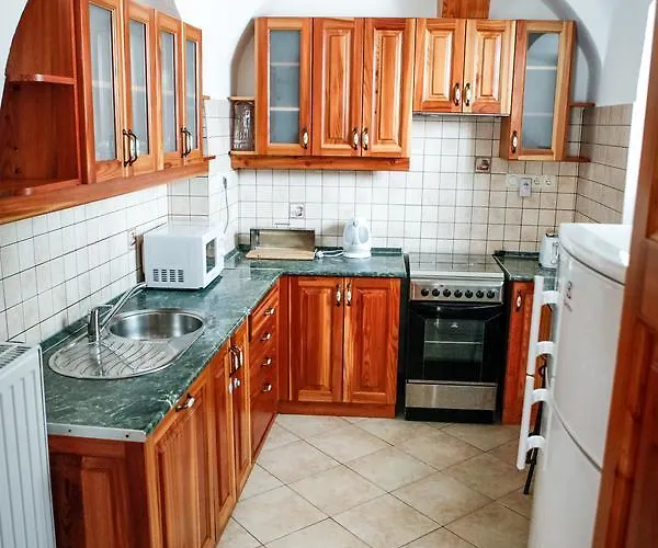 Erzsebet Pince * Tokaj